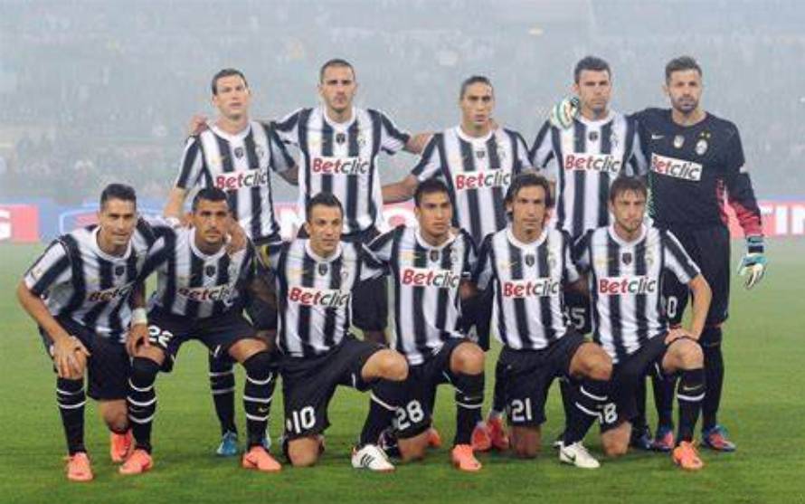 关于尤文图斯今日表现抢眼，巴黎圣日耳曼整场无解，教练赛后亲自拥抱的信息