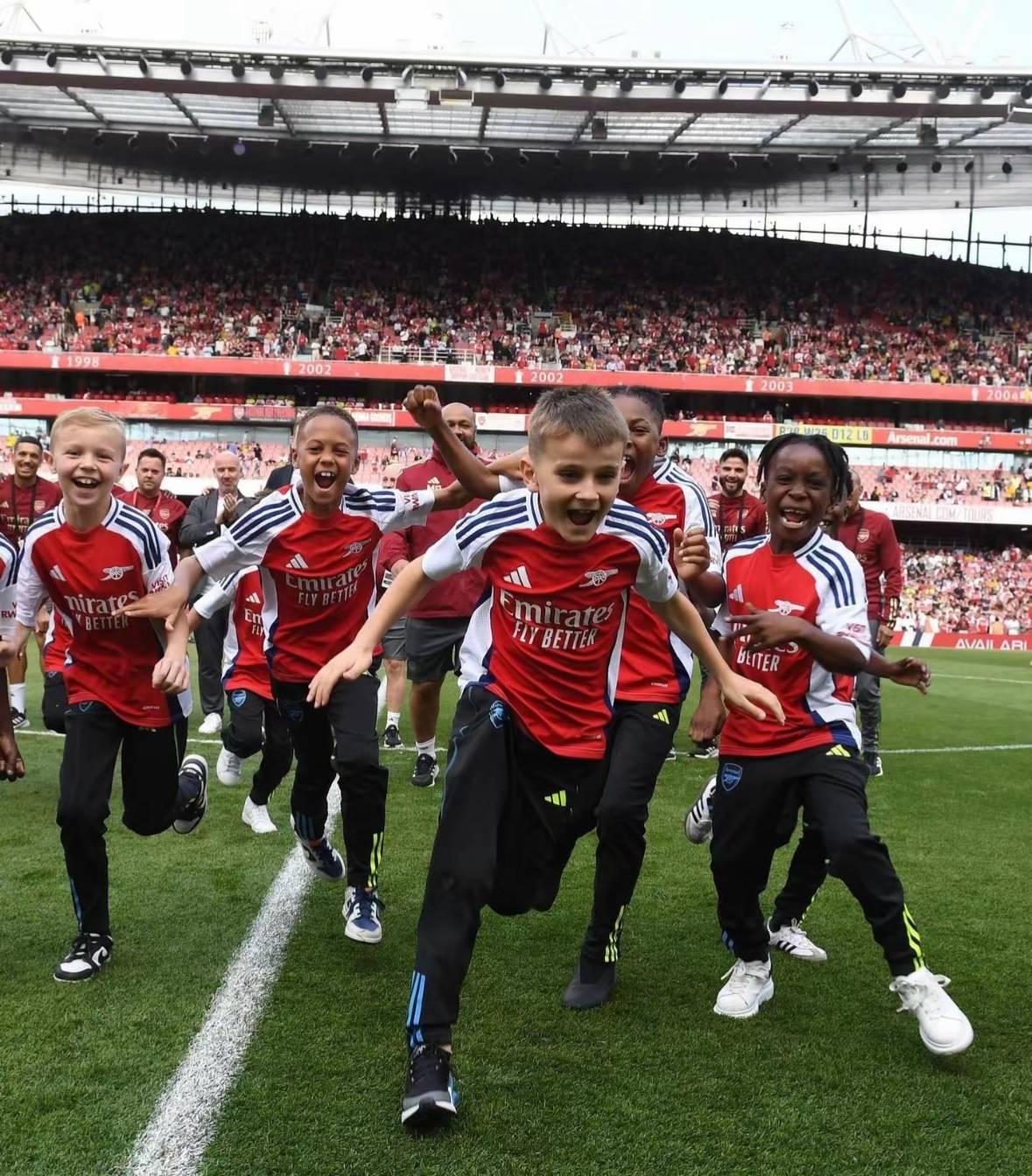 阿森纳再度上演帽子戏法，孙兴慜后防线成筛子！的简单介绍